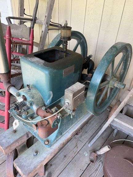 Witte Hit N' Miss Engine