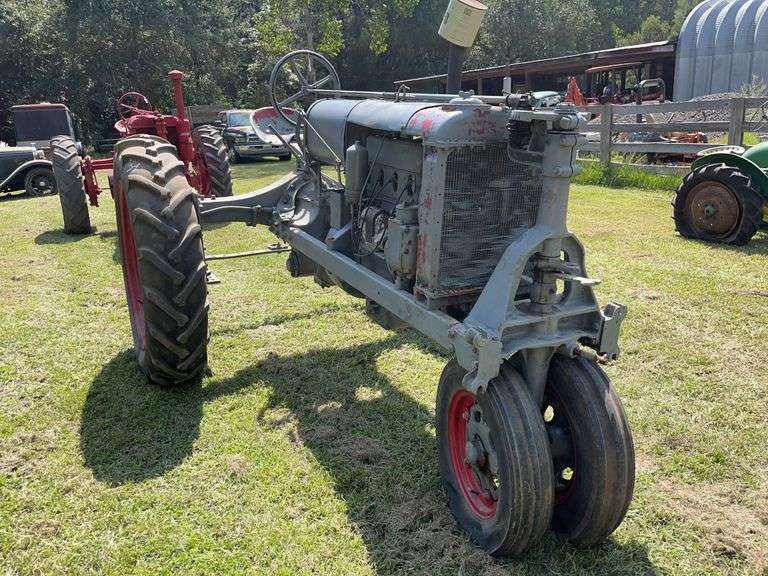International Harvester Farmall F 20