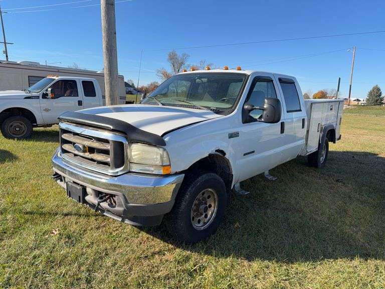 836 - 2002 FORD F350 CREW CAB