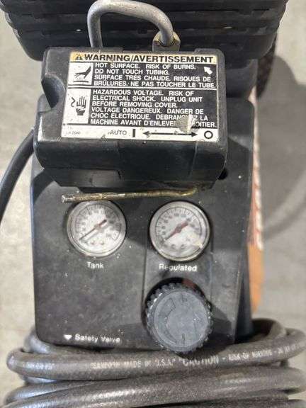 Craftsman 1.5 hp 12 gallon air compressor