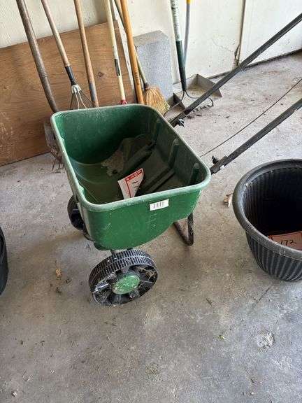 Scott’s Speedy Green 2000 lawn seeder