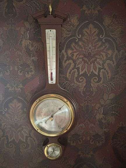 Barometer weather station