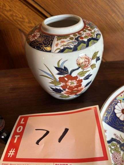 Oriental pot