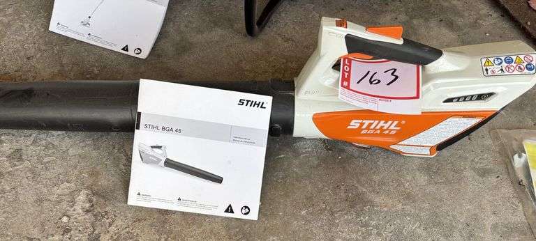 Stihl blower With battery and charger