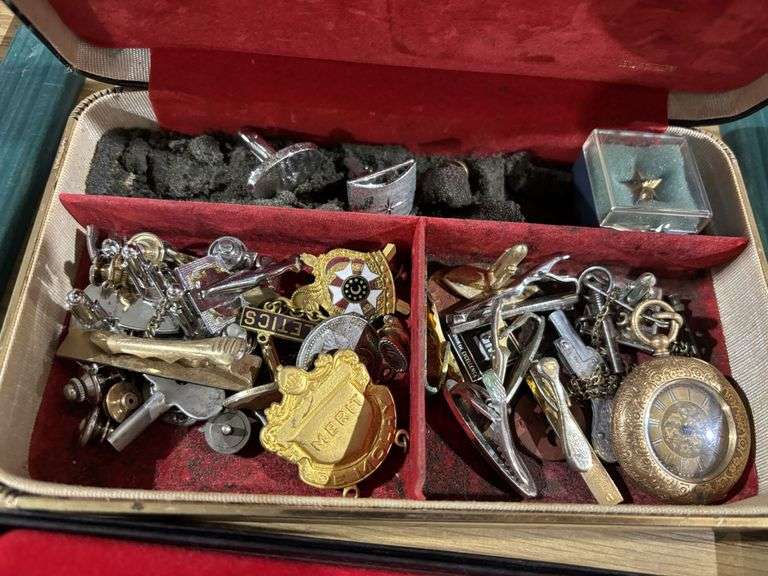 Knives and jewelry