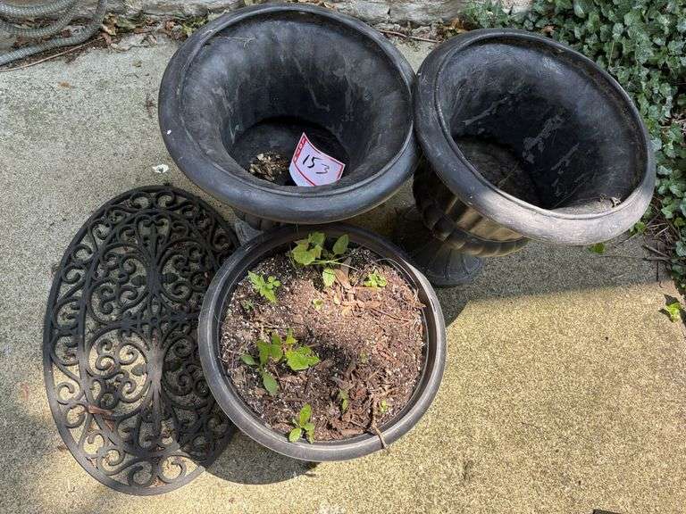Plastic planters and floor mat