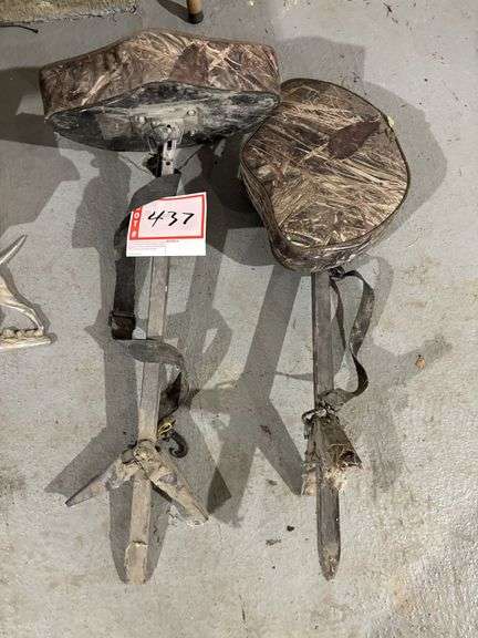 2 folding hunting seats
