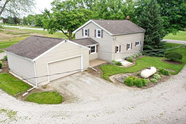 Tract 1 – 6.16 Acres Charming farmstead north of Mason Rd.