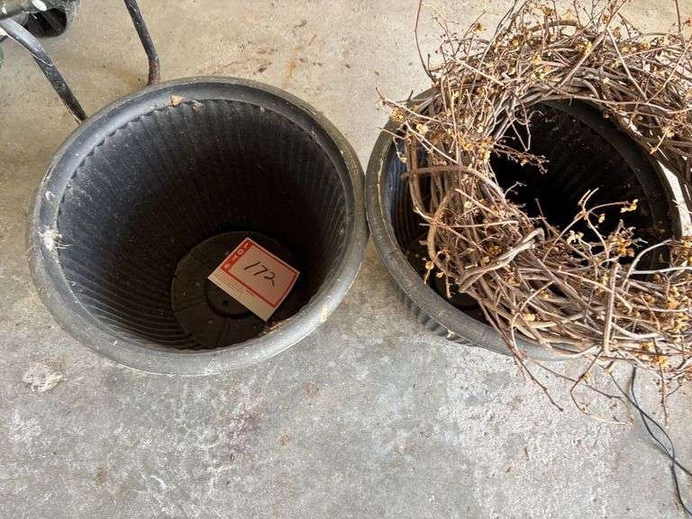 2 - Plastic planters and wreath