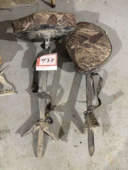 2 folding hunting seats