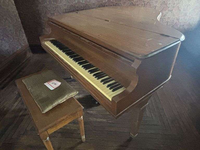 Baby Grand, piano and stool, George Steck