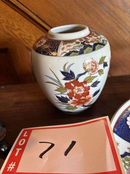 Oriental pot