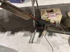 Clay pigeon launcher, and discs