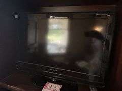 Dynex 32" TV and Toshiba DVD player