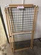 Adjustable gate