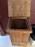 Storage bin