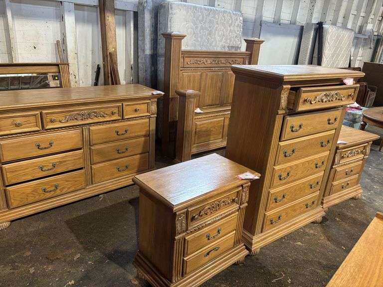 Bedroom set, full/queen bed, dresser, 64 x 19 x 41”, mirror, 44 x 47”, chest of drawers, 40 x 19 x 5
