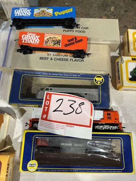 Southern Pacific, Illinois Central, Gravy Train engine, and 2 cars