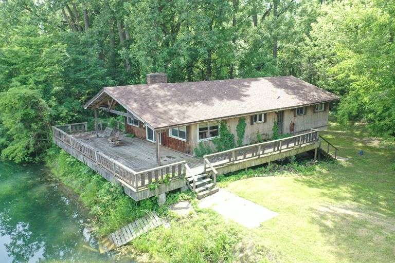 1512 County Road 90 Gibsonburg, OH 43431