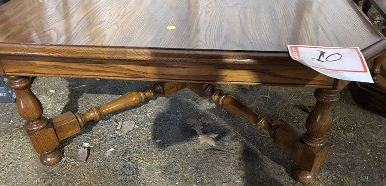 Coffee table, 36 x 36 x 16“