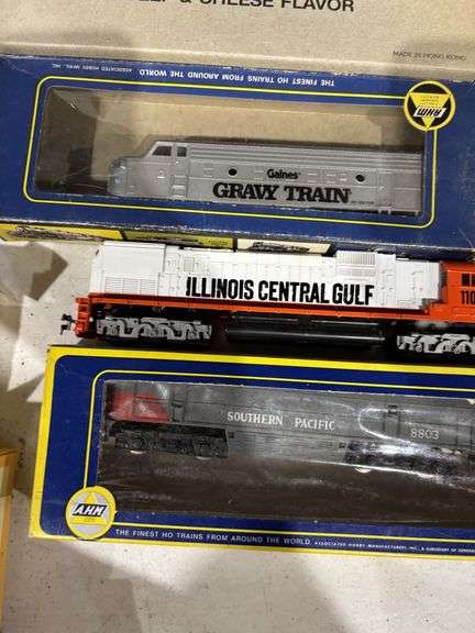Southern Pacific, Illinois Central, Gravy Train engine, and 2 cars