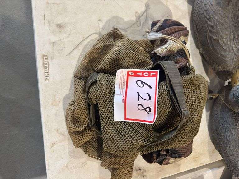 2 decoy bags