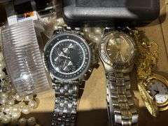 Donut Maker gift box, cooling racks, watches