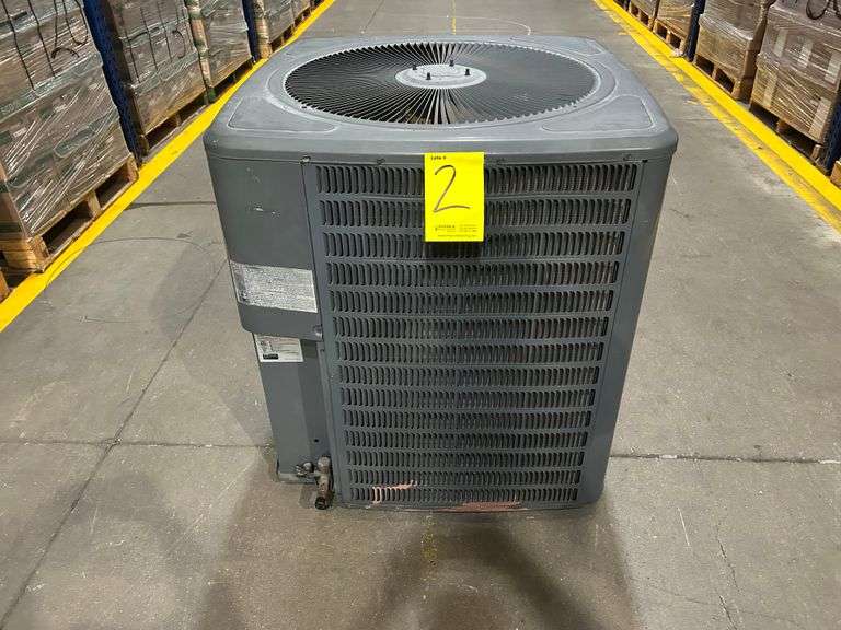 Unidad condensadora GOODMAN, Modelo GSX140601KD, Serie 297534, 208-230V, 60HZ, 32.6 AMPS (Equipo Usa
