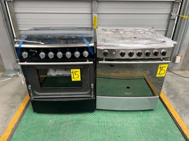 Lote de 2 estufas, contiene: 1 Estufa de 6 quemadores Marca KOBLENZ, Modelo EK1131CDNIHIF, Serie 04