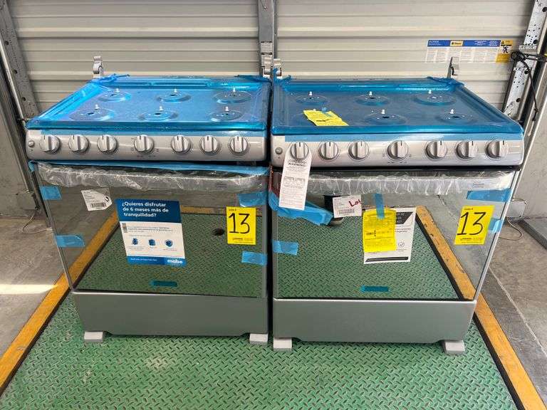 Lote de 2 estufas, contiene: 1 Estufa de 6 quemadores Marca MABE, Modelo WEM7643CFIS0A, Serie 02275