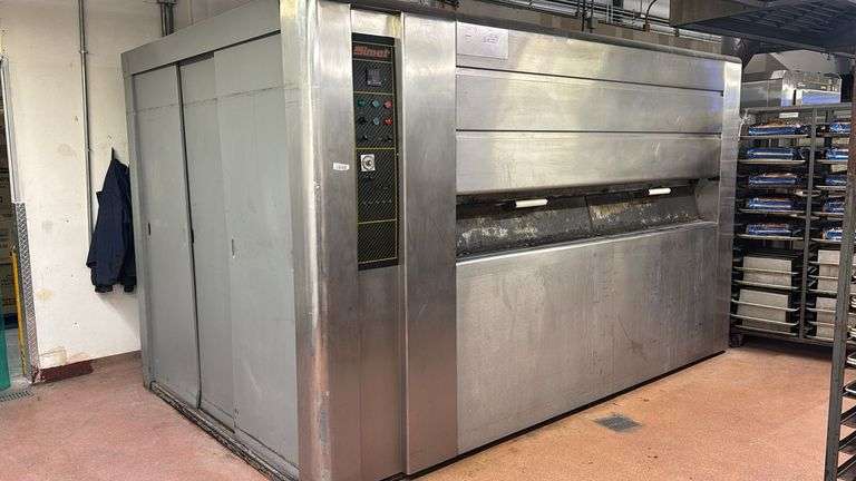 1 HORNO DE COLUMPIO (Incompleto/Dañado) Dirección: Almazan No.4313, Col.Valle del Topochico, CP.6425