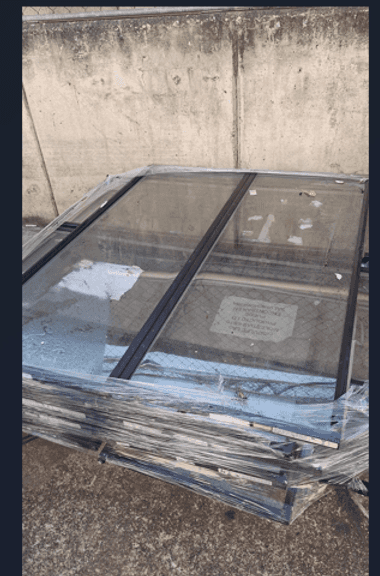 (Pago y remoción urgente) 2 JUEGO DE PANEL DE CAMARAS (Incompleto/Dañado), 13 PUERTAS PARA  CAMARA D