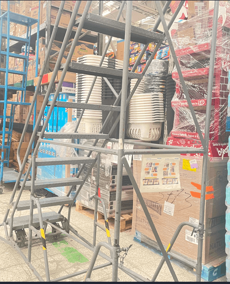 3 Andamio Abarrotero Mediano con doble fre (Incompleto/Dañado) Dirección: Boulevard Norte - H 5 de M