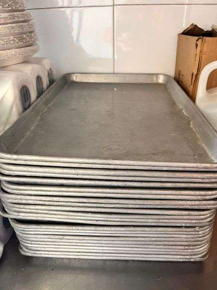 30 CHAROLAS ALUMINIO DE PANADERIA  (Incompleto/Dañado), 2 IMPRESORAS ZEBRA  (Incompleto/Dañado), 2 M