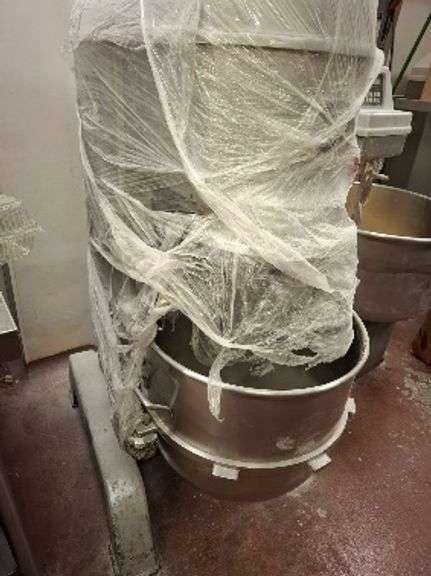 1 Batidora 60lts Europan (Incompleto/Dañado) marca Food Machine, no. de serie EPN807015 Dirección: A