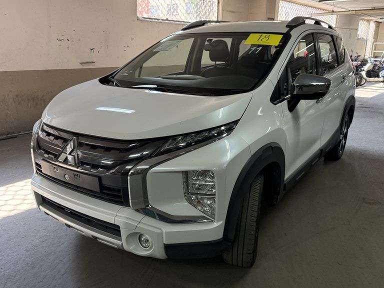 Vehículo Usado Marca MITSUBISHI, Modelo XPANDER CROSS, Año 2023, Color BLANCO, N