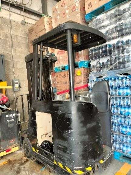 (Pago y remoción urgente) 1 Montacargas (Incompleto/Dañado) Dirección: Av.  Prolongación Irrigacion 