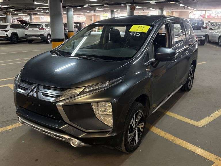 Vehículo Usado Marca MITSUBISHI, Modelo XPANDER, Año 2023, Color GRAFITO, No. De