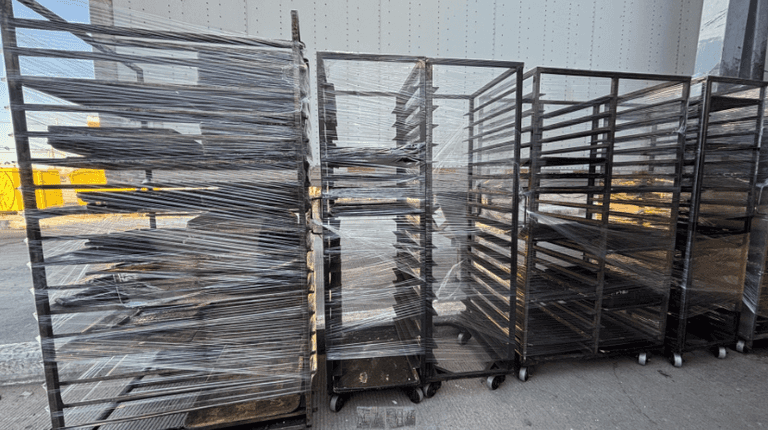 (Pago y remoción urgente) 6 carritos espigueros (Incompleto/Dañado), 3 escaleras (Incompleto/Dañado)