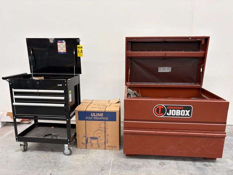 Mobile tool cart, contains: JOBOX tool box with 2 spaces for storing tools, measuring approximately 