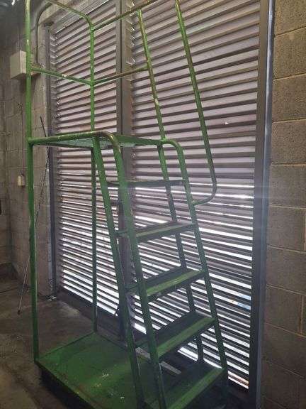 (Pago y remoción urgente) 1 T-Andamio Chico Con Doble Freno (Incompleto/Dañado), 1 T-Mesa Lisa Auxil