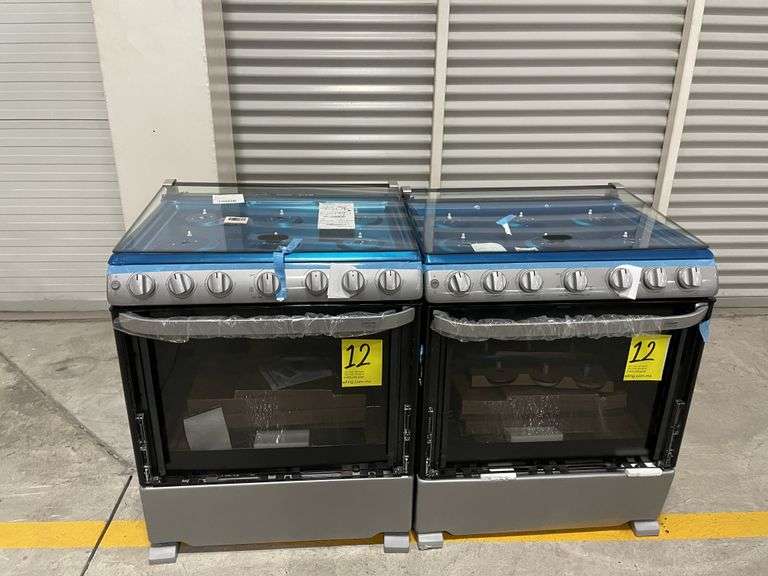 Lote de 2 Estufas, contiene: 1 Estufa de 6 quemadores Marca MABE, Modelo WEM7659CFIS, Serie 2509L026