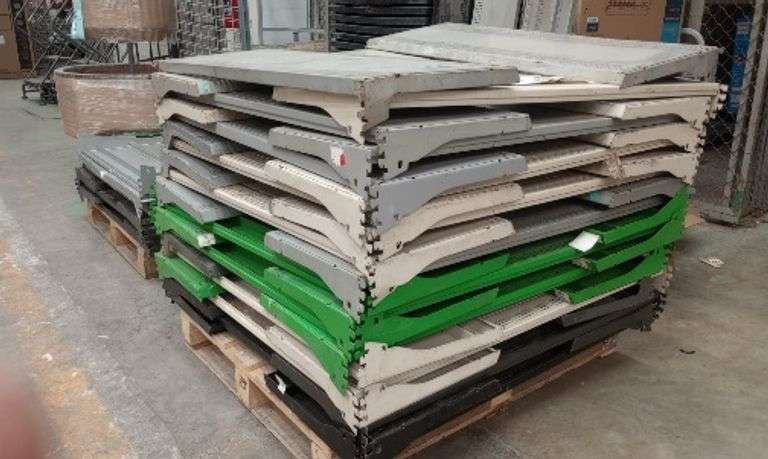 (Este lote deberá ser retirado a más tardar el 23 de dic) 18 postes tipo T (Incompleto/Dañado), 45 c