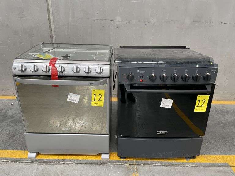 Lote de 2 Estufas, contiene: 1 Estufa de 6 quemadores Marca KOBLENZ, Modelo EK6131-GC-MCHNL, Serie 2