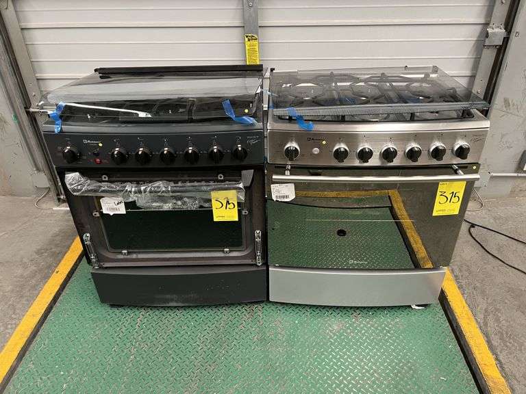 Lote de 2 estufas, contiene: 1 Estufa de 6 quemadores Marca KOBLENZ, Modelo EK6131GCMCHNL, Serie 090