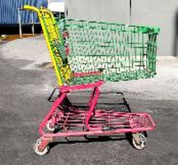 10 Carritos de fierro (Incompleto/Dañado), 10 Carritos de plástico (Incompleto/Dañado), 7 Estructura