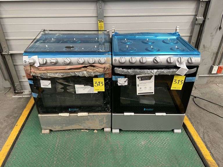 Lote de 2 estufas, contiene: 1 Estufa de 6 quemadores Marca MABE, Modelo WEM7659CFIS3A, Serie 033563