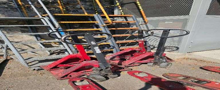 (Pago y remoción urgente) 1 T-Lavadora De Pisos T5Ech2O (Incompleto/Dañado), 1 T-Lavadora De Pisos T