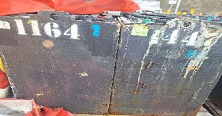 (Obligatorio enviar y presentar manifiesto para remoción) 1 BATERIA marca GNB, modelo M2601812517B, 