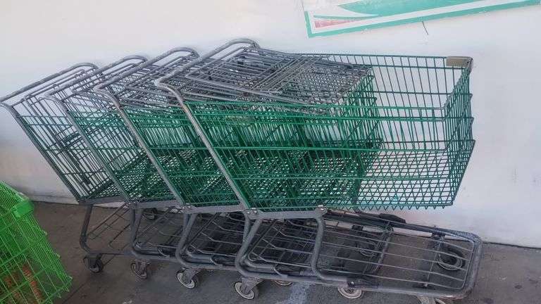 (Pago hoy y remoción máximo el día lunes 29 de diciembre) 5 Carritos de autoservicio  (Incompleto/Da